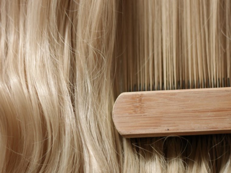 Cabello sano y brillante tras un tratamiento capilar