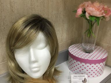 Peluca rubia con pañuelo, de aspecto natural